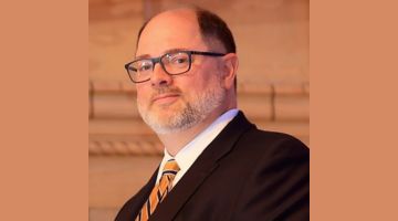 Erik C. Nisbet headshot