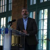 Raed Mansour, former city official and member of the Defusing Disasters team, speaks at the launch of the Heat Vulnerability Index.