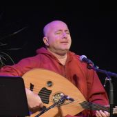 The performance featured multi-instrumentalist Zafar Tawil, who played the ney and oud.