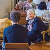 Roberta Buffett Elliott met with students at the institute’s 10-year anniversary celebration in Evanston last spring.