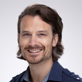 Sam Meekings headshot